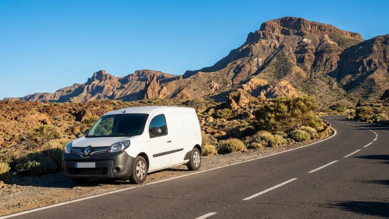 Renault Kangoo Tenerifē: braukšanas atsauksme pa salu